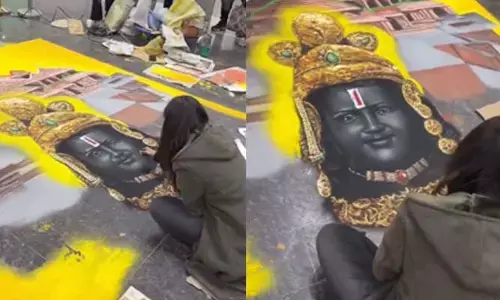 ఎయిర్‌పోర్టు‌కు వచ్చిన అయోధ్య రాముడు.. రంగోళితో మాయ చేసిన యువతి (వీడియో వైరల్)