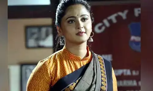 పోలీస్ స్టేషన్‌కు అనుష్క శెట్టి.. తల్లిదండ్రులతో కలసి వారిపై ఫిర్యాదు?