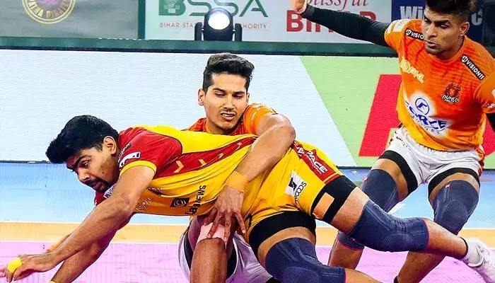 హైదరాబాద్ వేదికగా పీకేఎల్-10 ప్లే ఆఫ్స్ మ్యాచ్లు.. ఫైనల్ ఎప్పుడంటే? హైదరాబాద్ వేదికగా పీకేఎల్-10 ప్లే ఆఫ్స్ మ్యాచ్లు.. ఫైనల్ ఎప్పుడంటే?