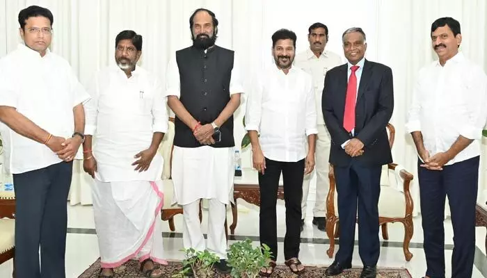 సీఎంతో న్యూ డెవలప్మెంట్ బ్యాంకు డైరెక్టర్ భేటీ.. ఆ ప్రాజెక్టుల కోసమేనా? సీఎంతో న్యూ డెవలప్మెంట్ బ్యాంకు డైరెక్టర్ భేటీ.. ఆ ప్రాజెక్టుల కోసమేనా?