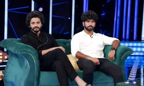 బ్లాక్ బస్టర్ డైరెక్టర్ ప్రశాంత్ వర్మకు కోట్ల విలువైన గిఫ్ట్.. ఎవరిస్తున్నారో తెలుసా?