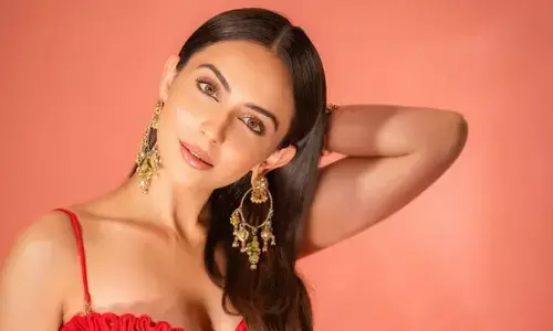 Rakul Preet Singh : చూపులతోనే కట్టిపడేస్తున్న రకుల్ ప్రీత్ సింగ్