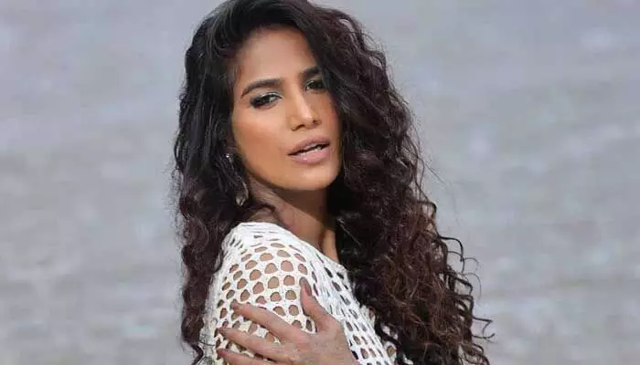 Poonam Pandey Death: : పూనమ్ పాండే చివరి వీడియో ఇదే..ఆందోళనలో ఫ్యాన్స్! Poonam Pandey Death: : పూనమ్ పాండే చివరి వీడియో ఇదే..ఆందోళనలో ఫ్యాన్స్!
