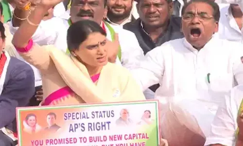 ఢిల్లీలో ధర్నాకు దిగిన వైఎస్ షర్మిల.. కారణం ఇదే..?