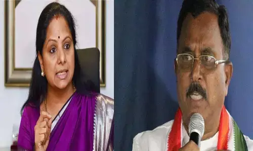 అప్పుడు కేసీఆర్ ను ప్రశ్నించలేదేం?.. కవితపై మల్లురవి ధ్వజం