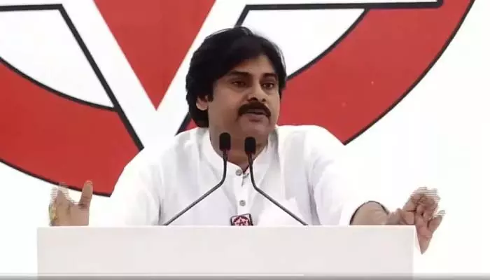 ‘పవర్స్టార్’ అనే కన్నా.. ప్రజల కోసం పనిచేసే కూలీ అనండి : పవన్ అసక్తికర వ్యాఖ్యలు ‘పవర్స్టార్’ అనే కన్నా.. ప్రజల కోసం పనిచేసే కూలీ అనండి : పవన్ అసక్తికర వ్యాఖ్యలు