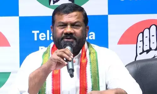హీరోయిన్‌ను కారులో తెప్పించుకున్నవ్ కద కేటీఆర్.. నీ ఎమ్మెల్యేనే తీసుకొచ్చాడు మరిచిపోయావా..