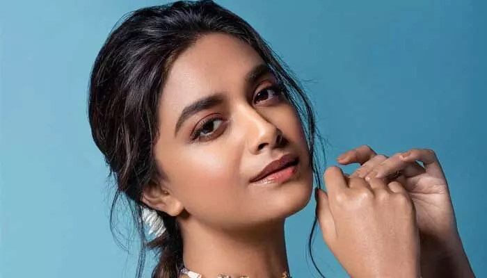 Keerthy Suresh : మాది ఏడేళ్ల బంధం.. కీర్తి సురేష్ వైరల్ పోస్ట్ Keerthy Suresh : మాది ఏడేళ్ల బంధం.. కీర్తి సురేష్ వైరల్ పోస్ట్