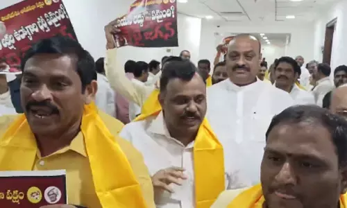 ప్రసంగంలో ఒక్కటీ నిజం లేదు.. బైబై జగన్ అంటూ వాకౌట్