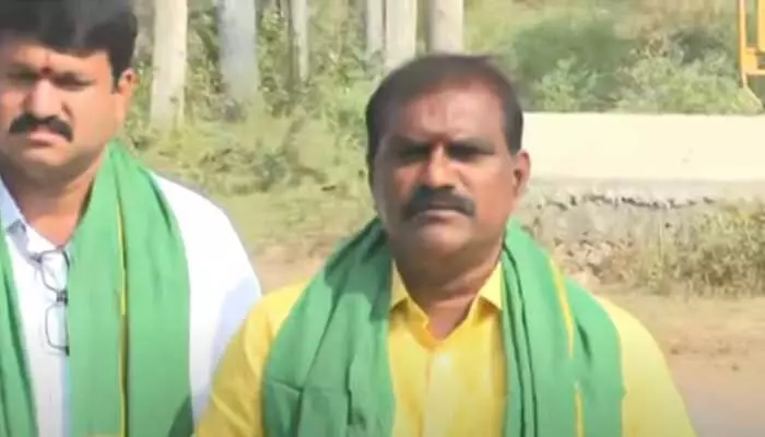 దేశంలోనే రైతు ఆత్మహత్యల్లో ఏపీ రెండవస్థానంలో ఉంది.. టీడీపీ ఎమ్మెల్యే దేశంలోనే రైతు ఆత్మహత్యల్లో ఏపీ రెండవస్థానంలో ఉంది.. టీడీపీ ఎమ్మెల్యే