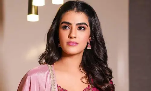 ఈగల్‌లో రొమాన్స్ చాలా డిఫరెంట్‌గా ఉంటుంది.. స్టోరీ రివీల్ చేసిన కావ్య థాపర్