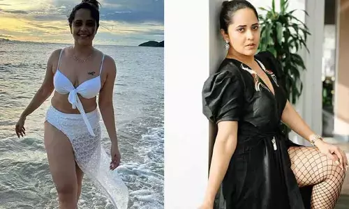 కుక్కను కూడా వదిలిపెట్టని అనసూయ.. తట్టుకోలేకపోవడంతో (వీడియో)