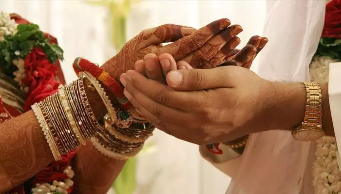 పెళ్లికి ముందే వీటిలో చాలా క్లారిటీగా ఉండాలి.. లేదంటే డివోర్స్ తీసుకోవడం పక్కా అంటున్న నిపుణులు పెళ్లికి ముందే వీటిలో చాలా క్లారిటీగా ఉండాలి.. లేదంటే డివోర్స్ తీసుకోవడం పక్కా అంటున్న నిపుణులు