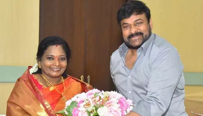 మెగాస్టార్ చిరంజీవిని సన్మానించిన గవర్నర్ తమిళి సై మెగాస్టార్ చిరంజీవిని సన్మానించిన గవర్నర్ తమిళి సై