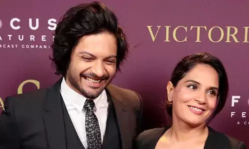 గుడ్‌ న్యూస్‌ చెప్పిన బాలీవుడ్‌ స్టార్‌ జంట