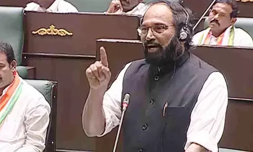 కేసీఆర్ ముఖ్యమంత్రిగా తెలంగాణకు తీరని అన్యాయం చేశారు.. అసెంబ్లీలో మంత్రి ఉత్తమ్ ఫైర్