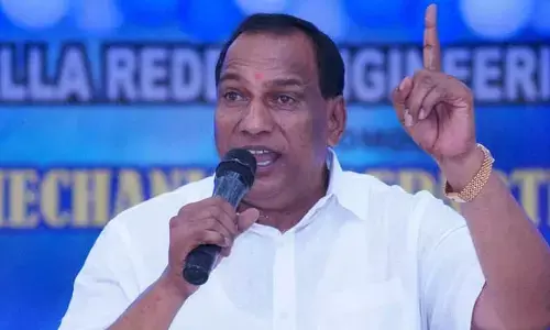 మా మరో ఎంపీ పార్టీ మారబోతున్నారు.. MLA మల్లారెడ్డి సంచలన వ్యాఖ్యలు