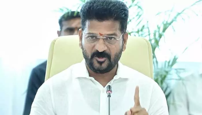 బీఆర్ఎస్కు బిగ్ షాక్.. CM రేవంత్ రెడ్డి మరో సంచలన ప్రకటన బీఆర్ఎస్కు బిగ్ షాక్.. CM రేవంత్ రెడ్డి మరో సంచలన ప్రకటన