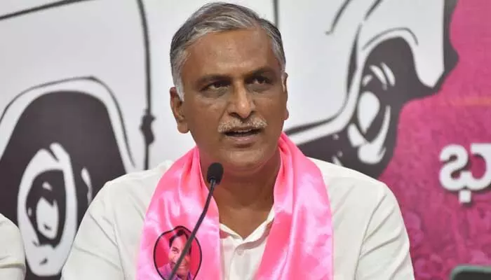 నేను ఒక్కడ్ని మాట్లాడితే.. 8 మంది మంత్రులు అడ్డుకున్నారు: హరీష్ రావు నేను ఒక్కడ్ని మాట్లాడితే.. 8 మంది మంత్రులు అడ్డుకున్నారు: హరీష్ రావు