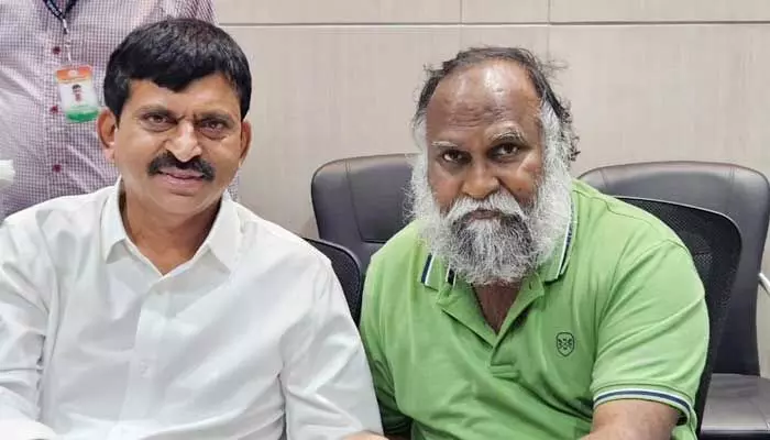 జగ్గారెడ్డి ప్రత్యేక విజ్ఞప్తి.. కలెక్టర్కు మంత్రి పొంగులేటి ఫోన్ జగ్గారెడ్డి ప్రత్యేక విజ్ఞప్తి.. కలెక్టర్కు మంత్రి పొంగులేటి ఫోన్