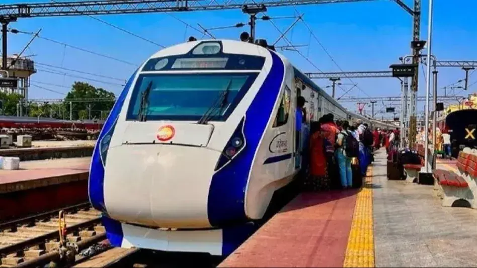 అంతర్జాతీయ ట్రాక్‌లపై వందేభారత్ రైళ్లు