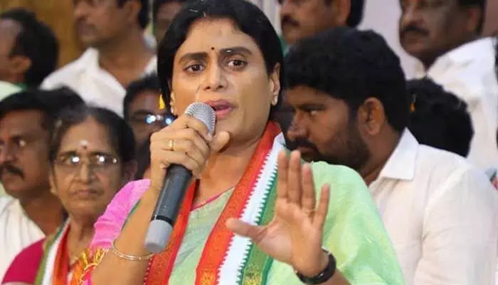 అక్కడ నియంతను తెచ్చా.. ఇక్కడ నియంతలను దింపేందుకు వచ్చా.. వైఎస్ షర్మిల అక్కడ నియంతను తెచ్చా.. ఇక్కడ నియంతలను దింపేందుకు వచ్చా.. వైఎస్ షర్మిల