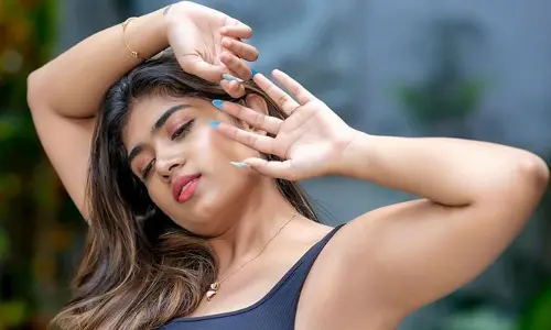 నీకు సింగిల్‌గా ఇష్టమా.. గ్రూప్ గానా.. గెస్ట్‌‌ను లైవ్‌లోనే అడిగేసిన యాంకర్