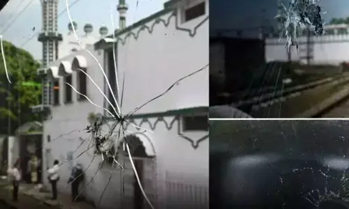 అయోధ్య స్పెషల్ రైలు పై రాళ్ళ దాడి