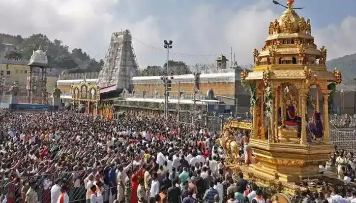 రికార్డు స్థాయిలో తిరుమల హుండీ ఆదాయం రికార్డు స్థాయిలో తిరుమల హుండీ ఆదాయం