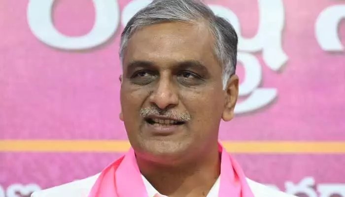 ప్రజాస్వామ్య విలువలు మంట గలిపేలా ప్రభుత్వం తీరు: హరీష్ రావు ప్రజాస్వామ్య విలువలు మంట గలిపేలా ప్రభుత్వం తీరు: హరీష్ రావు