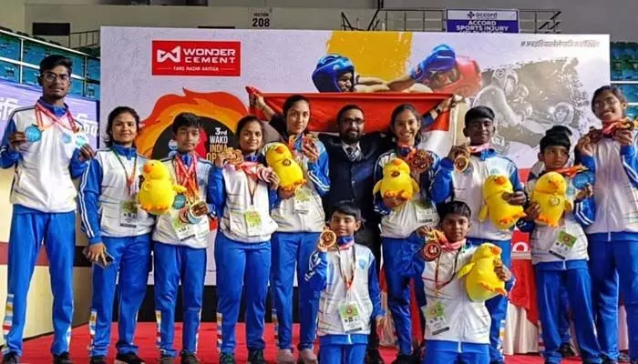 ఓపెన్ కిక్ బాక్సింగ్లో శ్రీకృతికి మూడు పతకాలు ఓపెన్ కిక్ బాక్సింగ్లో శ్రీకృతికి మూడు పతకాలు