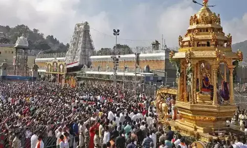 రికార్డు స్థాయిలో తిరుమల హుండీ ఆదాయం