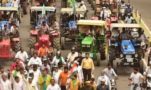 రైతుల మార్చ్ షురూ: ట్రక్కులు, ట్రాక్టర్లతో ఢిల్లీకి బయలుదేరిన ఫార్మర్స్