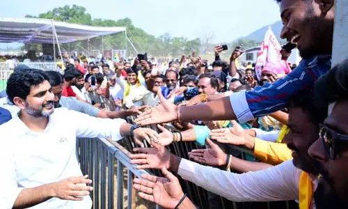 షర్మిలపై పేటీఎం కుక్కల దాడి బాధాకరం.. : నారా లోకేష్