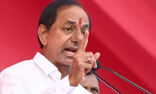 నల్లగొండకు బయల్దేరిన మాజీ సీఎం కేసీఆర్.. సభాస్థలిలో ఉద్రిక్తత