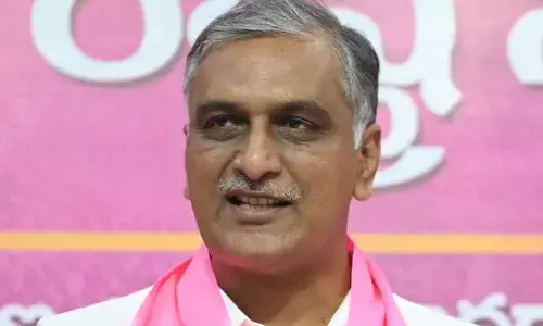 ప్రజాస్వామ్య విలువలు మంట గలిపేలా ప్రభుత్వం తీరు: హరీష్ రావు