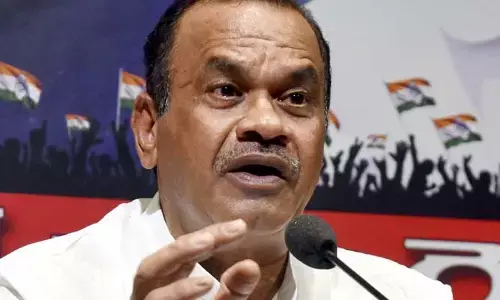 పది గుడ్లు తిన్న పాము.. నేను ఉపాసమున్నా అని చెప్పినట్టుంది: కోమటిరెడ్డి