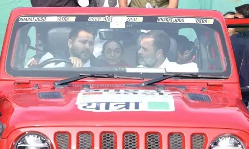 డ్రైవర్‌గా మారిన మాజీ డిప్యూటీ సీఎం: సోషల్ మీడియాలో వీడియో వైరల్