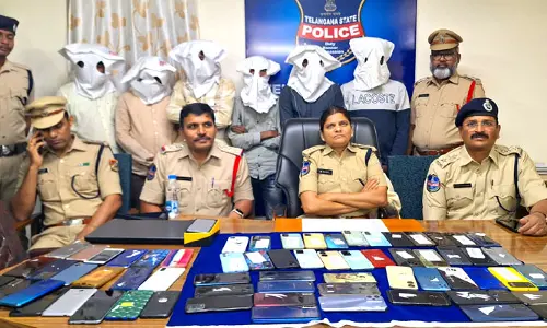 రైళ్లలో సెల్ఫోన్ల చోరీకి పాల్పడుతున్న దొంగలు అరెస్టు