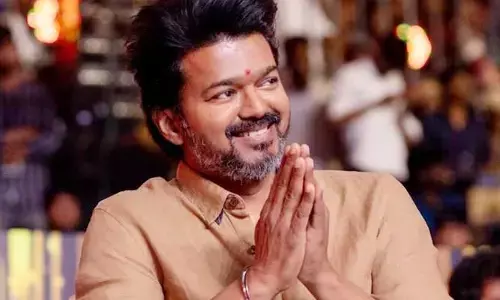 రాజకీయాల్లో దూకుడు పెంచిన దళపతి విజయ్.. రేపే ఫస్ట్ పార్టీ మీటింగ్!