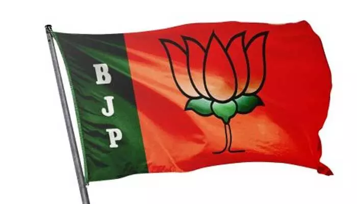Breaking: వందల కోట్లు దోచేందుకు ఏపీ సీఎం సిద్ధం.. బీజేపీ Breaking: వందల కోట్లు దోచేందుకు ఏపీ సీఎం సిద్ధం.. బీజేపీ