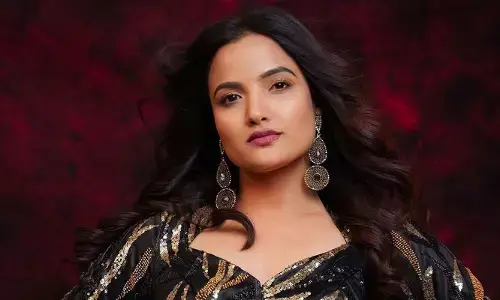 ఒకేసారి ఇద్దరు లవర్స్‌ను మెంటైన్ చేసిన స్టార్ నటుడి ప్రేయసి..?