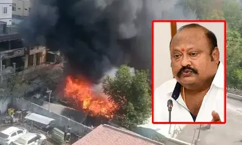 అగ్ని ప్రమాద స్థలికి గంగుల కమలాకర్.. ప్రభుత్వం ఎదుట కీలక డిమాండ్