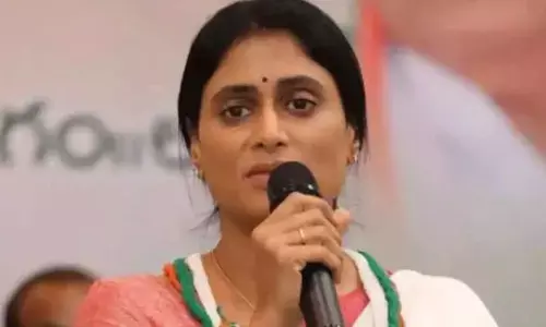 ఏపీకి ఒక్క రాజధాని అయినా ఉందా.. సీఎం జగన్‌పై షర్మిల ఫైర్