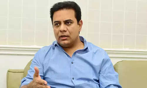 కేటీఆర్ ఎక్కడా?.. త్రీడేస్ గా కనిపించని వర్కింగ్ ప్రెసిడెంట్