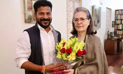 తెలంగాణలో పర్యటించనున్న సోనియా, రాహుల్