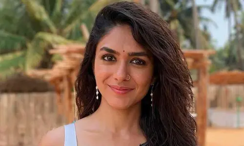కొత్త ఫ్లాట్ కొనుగోలు చేసిన   మృణాల్ ఠాకూర్.. ఖరీదు ఎంతంటే?