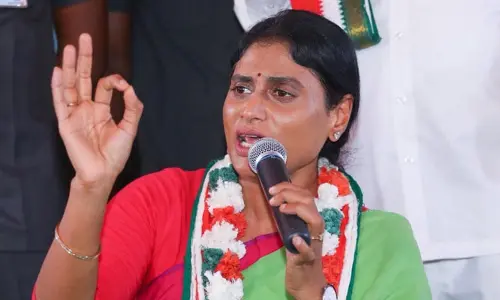Breaking: హీటెక్కిన ఏపీ రాజకీయాలు.. వైఎస్ షర్మిల హౌస్ అరెస్ట్