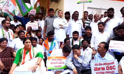 ఆంధ్రాలో నిరుద్యోగంతో 21 వేల మంది ఆత్మహత్యలు : YS షర్మిల