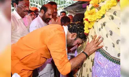 BREAKING: సమ్మక్క, సారలమ్మను దర్శించుకున్న కేంద్ర మంత్రి కిషన్‌రెడ్డి.. గిరిజన రిజర్వేషన్లపై కీలక వ్యాఖ్యలు